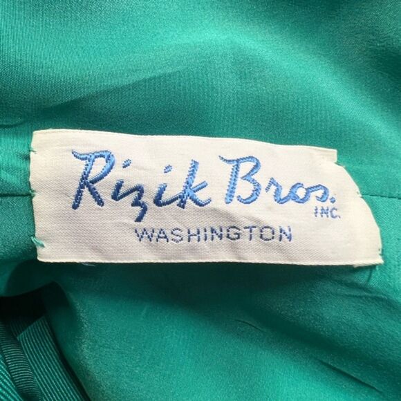 Vintage Rizik Bros. Emerald Green Evening Gown with Lace Bodice - Picture 7 of 8